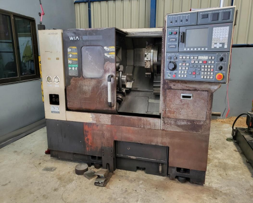 เครื่องกลึง CNC